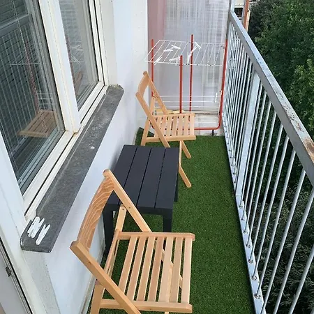 Comfy - 1 Minute Walk To Delta Planet *